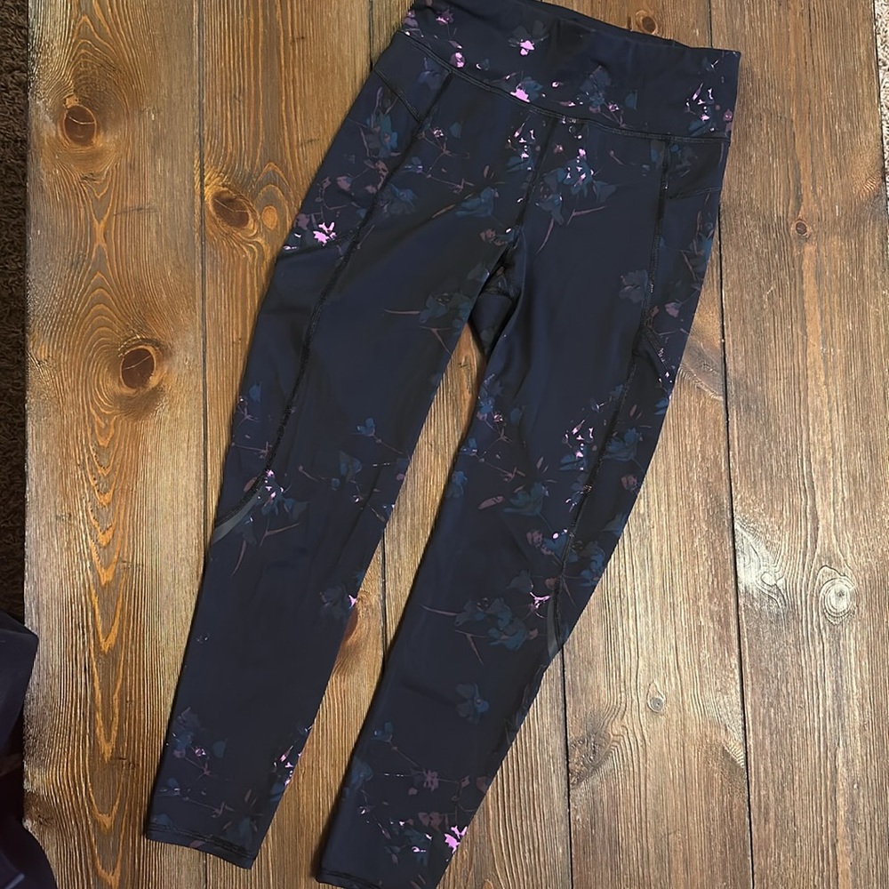 Sweaty Betty The Zero Gravity 7/8 Inch Legging - Picture 2 of 8